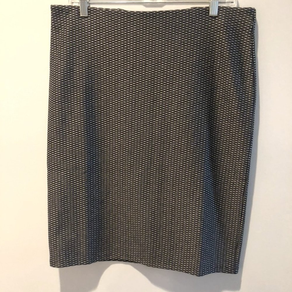 Women's Black and White Loft Pencil Skirt Petite Large